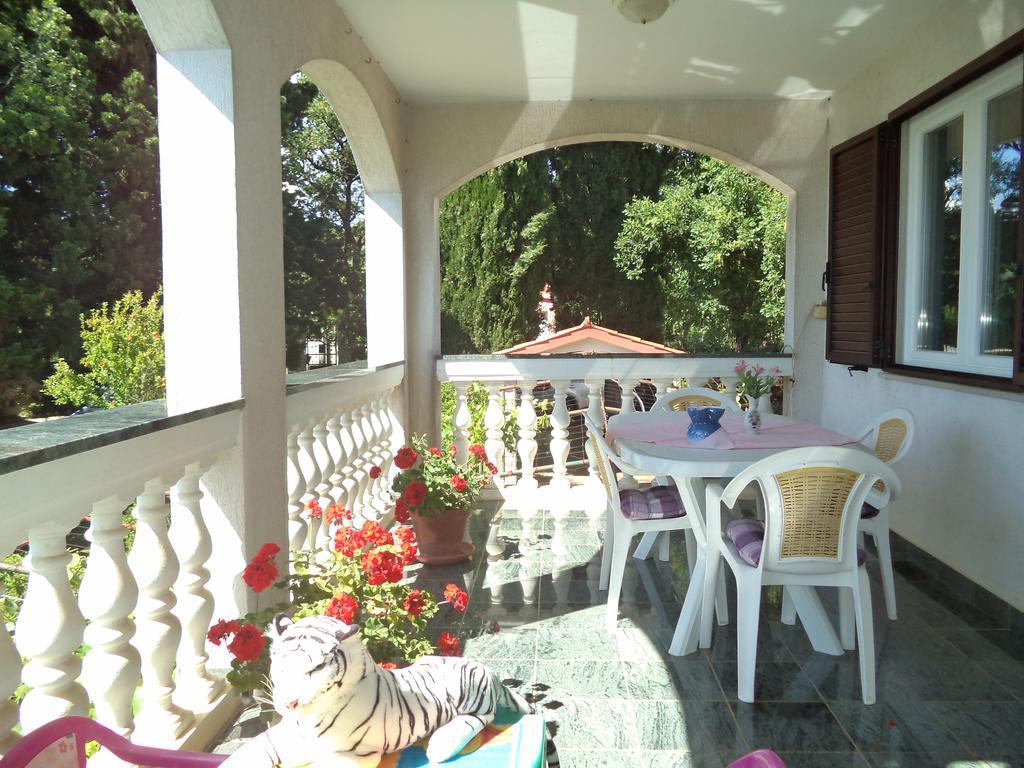 Valeriana Apartment Pula Exterior photo