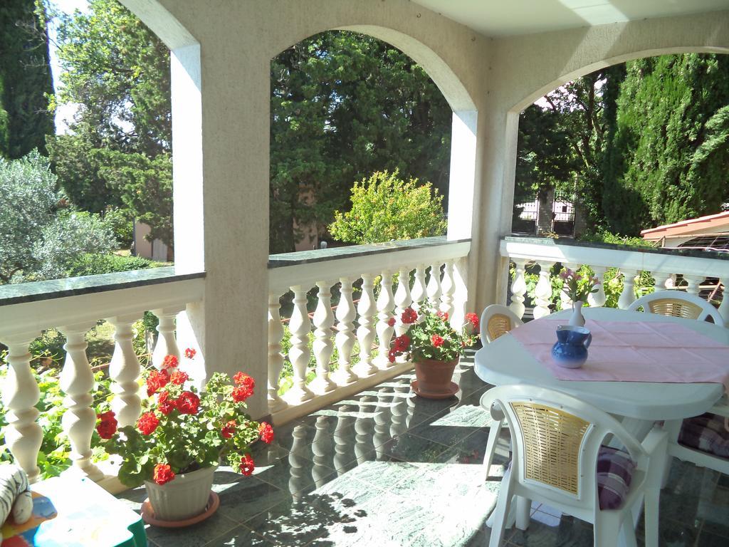 Valeriana Apartment Pula Exterior photo