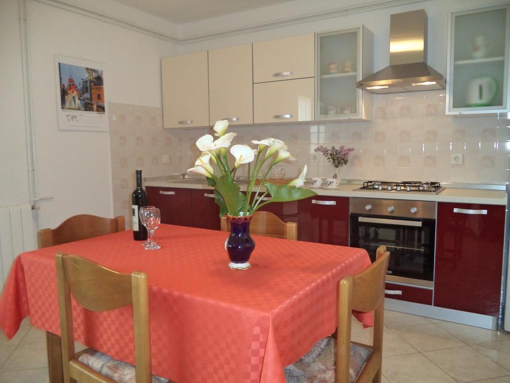 Valeriana Apartment Pula Exterior photo