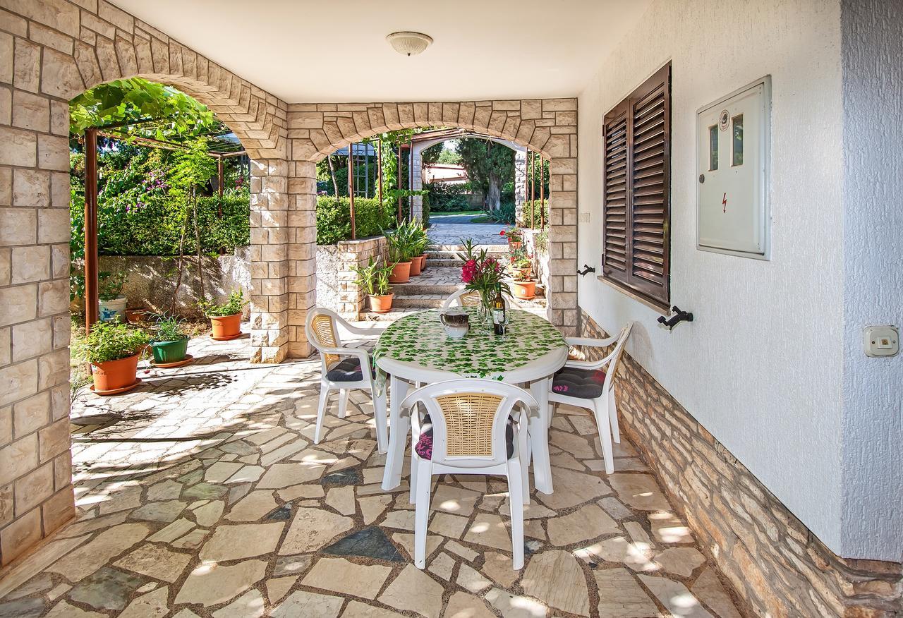 Valeriana Apartment Pula Exterior photo
