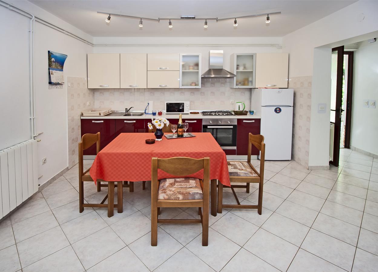 Valeriana Apartment Pula Exterior photo
