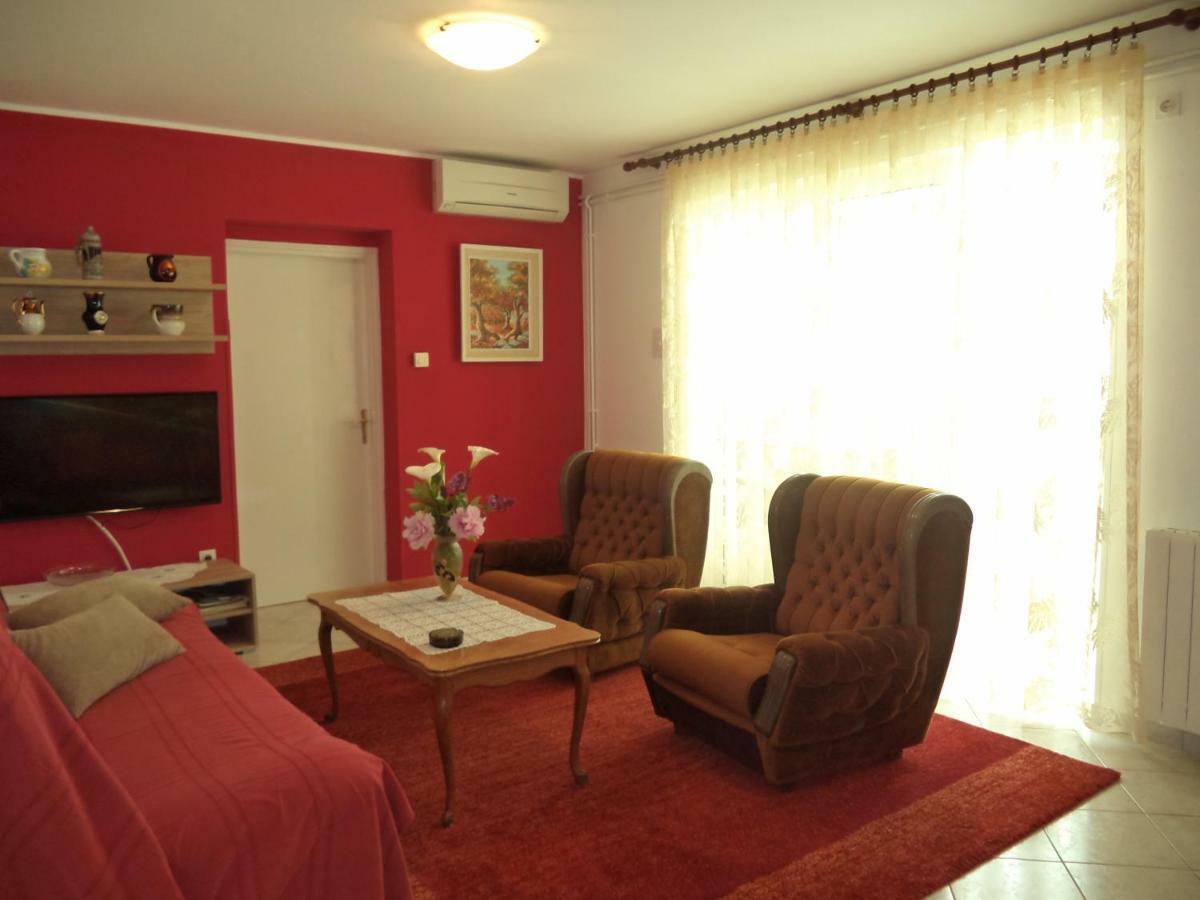 Valeriana Apartment Pula Exterior photo
