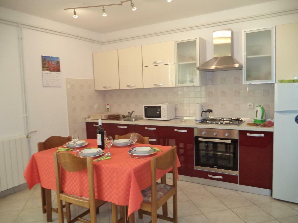 Valeriana Apartment Pula Exterior photo